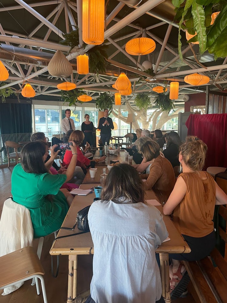 Café rencontre avec le média L'Essentiel